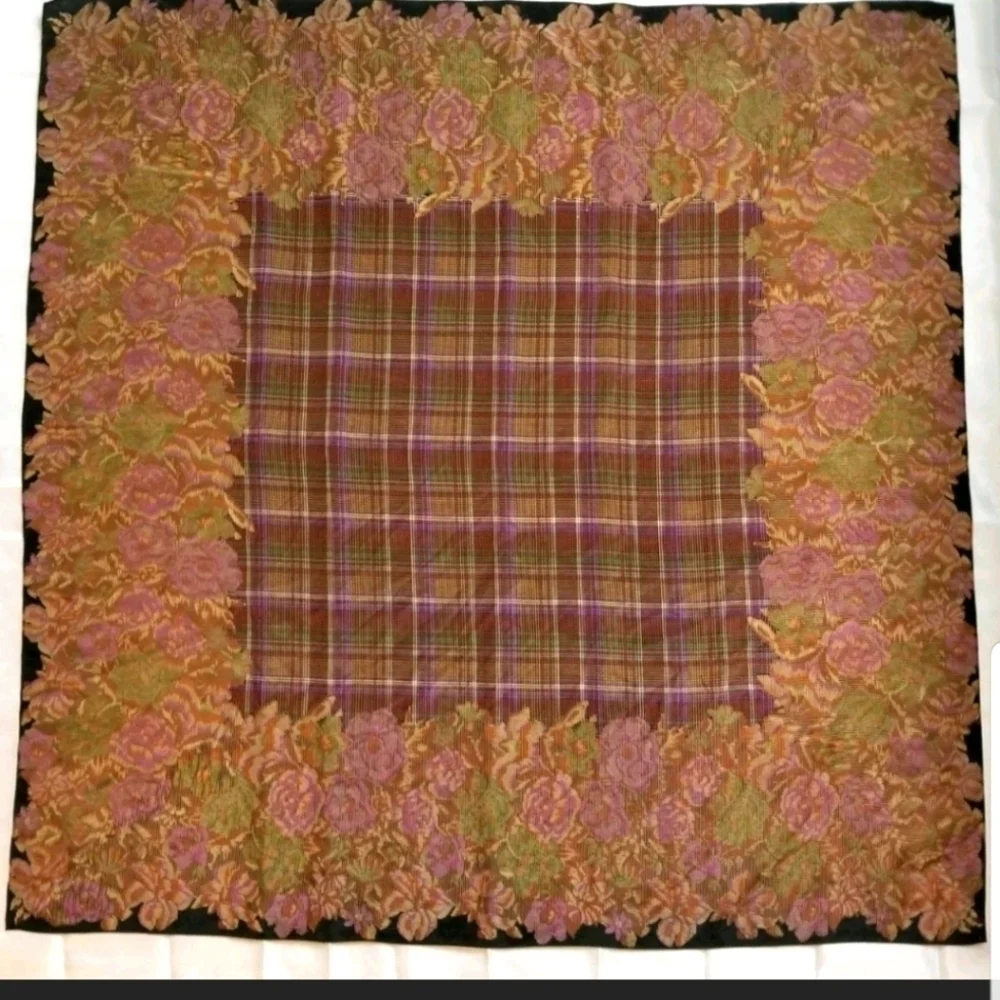 Beautiful fun Polyester scarf with roses